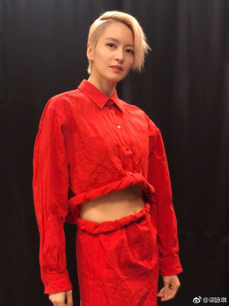 梁咏琪红裙秀小蛮腰：红红火火红色套装裙,梁咏琪图片