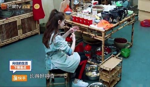 佟丽娅戚薇录向往：城市女孩体验乡村生活（组图）