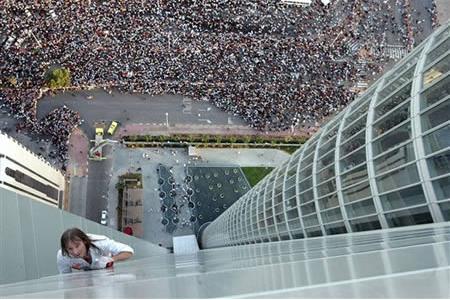 史上最危险的特技：世界十大危险刺激特技表演（图）