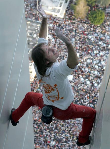 史上最危险的特技：世界十大危险刺激特技表演（图）