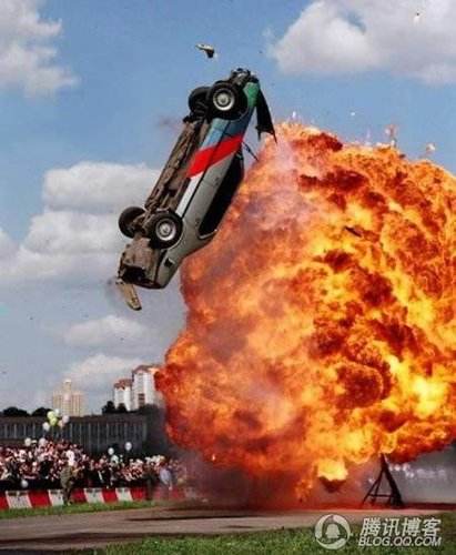 史上最危险的特技：世界十大危险刺激特技表演（图）