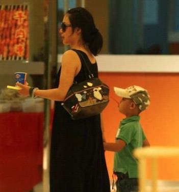 姜文老婆周韵是谁:姜文老婆周韵个人资料图片介绍 姜文老婆周韵是谁:姜文老婆周韵个人资料图片介绍