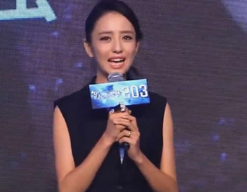 佟丽娅示范通勤穿搭：知性优雅气质,佟丽娅最新图片