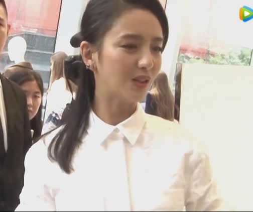 佟丽娅示范通勤穿搭：知性优雅气质,佟丽娅最新图片