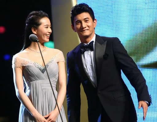 吴奇隆刘诗诗海钓：一起合影收获满满,吴奇隆刘诗诗甜蜜瞬间