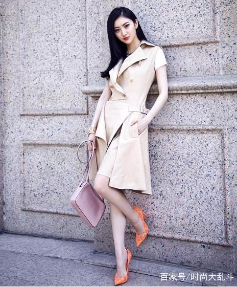 景甜蕾丝裙凸显上围:一袭蕾丝裙,脸色圆润似少女 景甜蕾丝裙凸显上围:一袭蕾丝裙,脸色圆润似少女