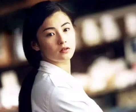 张柏芝个人资料简介：张柏芝家庭背景情感,张柏芝影视作品