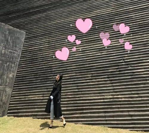 林妙可近照变化惊人:又高又瘦堪比超模,一张合影揭真相 林妙可近照变化惊人:又高又瘦堪比超模,一张合影揭真相