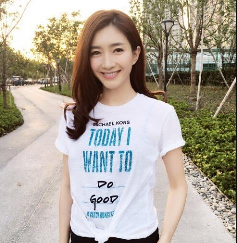 江疏影戴发带自拍：少女味十足,江疏影资料图片