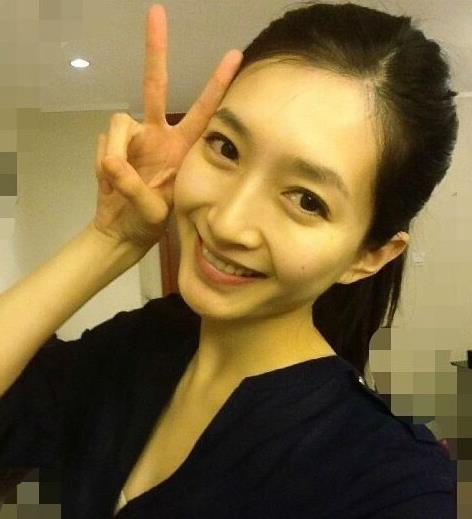 江疏影戴发带自拍：少女味十足,江疏影资料图片