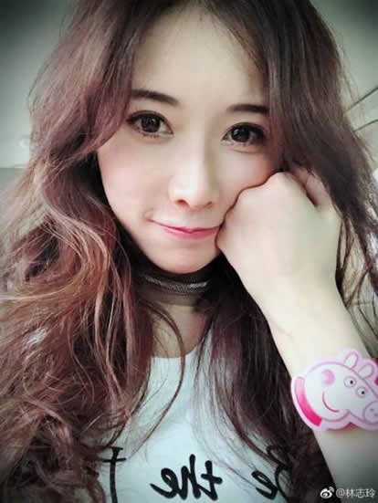 林志玲晒吃鸡照：捂嘴笑的表情包,一种古典气质