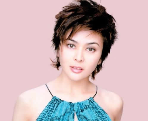 关之琳六一晒旧照：女神从小美到大,十多岁就有了女神雏形