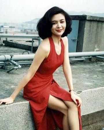 关之琳六一晒旧照：女神从小美到大,十多岁就有了女神雏形