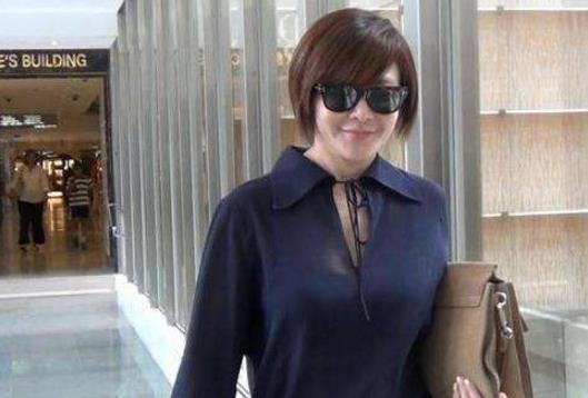 关之琳六一晒旧照：女神从小美到大,十多岁就有了女神雏形