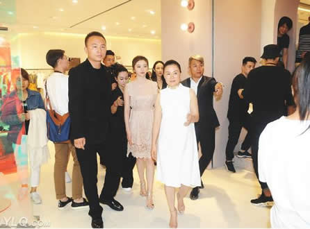 景甜秀美腿又白又直：穿蕾丝裙秀美腿,景甜好看照片图片