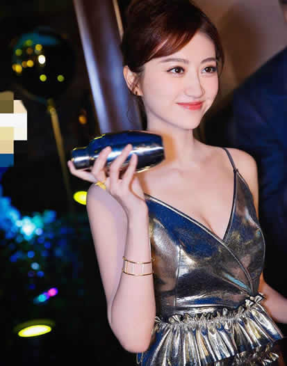 景甜秀美腿又白又直：穿蕾丝裙秀美腿,景甜好看照片图片