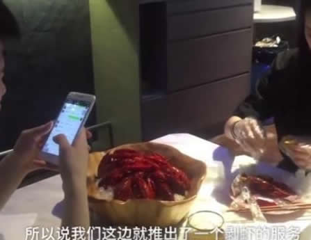 剥小龙虾月入万元：背后原因竟是这,努力一个月工资五位数