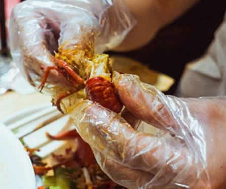 剥小龙虾月入万元：背后原因竟是这,努力一个月工资五位数