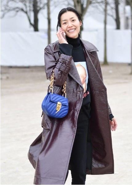 刘雯真素颜现身:素颜出镜无惧镜头心情超好(图) 刘雯真素颜现身:素颜出镜无惧镜头心情超好(图)