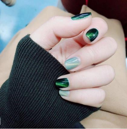 2018显白美甲流行颜色：2018年美甲图片展现流行色