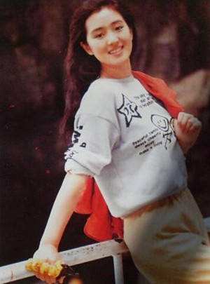 巩俐30年前旧照曝光:清纯甜美青涩,巩俐年轻旧照 巩俐30年前旧照曝光:清纯甜美青涩,巩俐年轻旧照