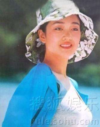 巩俐30年前旧照曝光:清纯甜美青涩,巩俐年轻旧照 巩俐30年前旧照曝光:清纯甜美青涩,巩俐年轻旧照