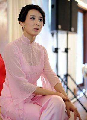 胡静买名表送婆婆:婆媳相处关系好,胡静古装照气质优雅 胡静买名表送婆婆:婆媳相处关系好,胡静古装照气质优雅