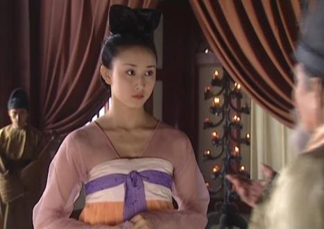 胡静买名表送婆婆：婆媳相处关系好,胡静古装照气质优雅