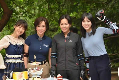 刘晓庆帅气干练:上围丰满身姿挺拔,刘晓庆年轻时的照片 刘晓庆帅气干练:上围丰满身姿挺拔,刘晓庆年轻时的照片