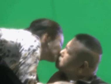 佟丽娅 岳云鹏热吻:被岳云鹏吻过的还有她们(图) 佟丽娅 岳云鹏热吻:被岳云鹏吻过的还有她们(图)