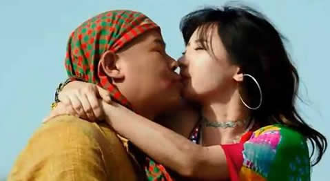 佟丽娅 岳云鹏热吻:被岳云鹏吻过的还有她们(图) 佟丽娅 岳云鹏热吻:被岳云鹏吻过的还有她们(图)