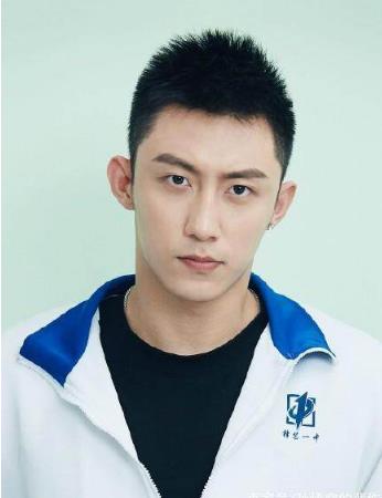 17闯社会24出道,从烧炭小哥到34亿票房小生,今合作宋茜圈粉无数