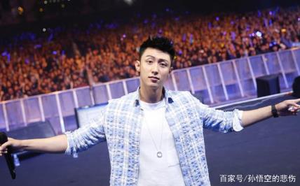 17闯社会24出道,从烧炭小哥到34亿票房小生,今合作宋茜圈粉无数 17闯社会24出道,从烧炭小哥到34亿票房小生,今合作宋茜圈粉无数