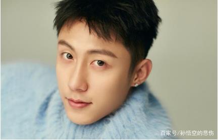 17闯社会24出道,从烧炭小哥到34亿票房小生,今合作宋茜圈粉无数 17闯社会24出道,从烧炭小哥到34亿票房小生,今合作宋茜圈粉无数