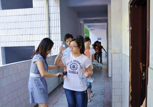 直击高考第一天：2018河南高考作文新鲜出炉（图）