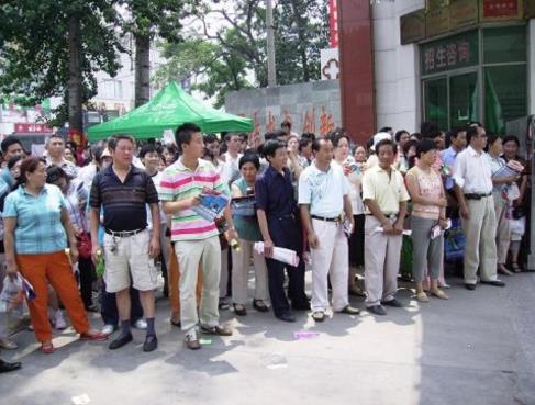 直击高考第一天：2018河南高考作文新鲜出炉（图）