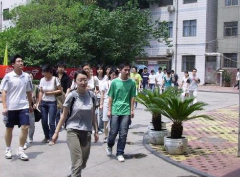 直击高考第一天：2018河南高考作文新鲜出炉（图）