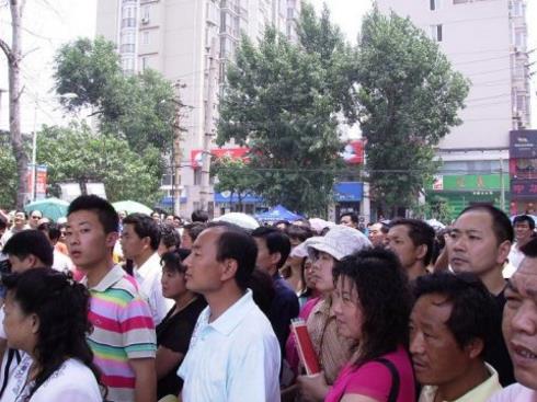 直击高考第一天：2018河南高考作文新鲜出炉（图）