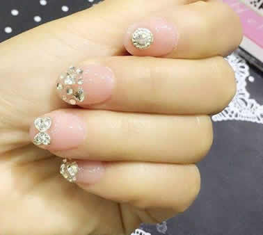 高考别涂好看的指甲油：高考可以涂指甲油吗（图）