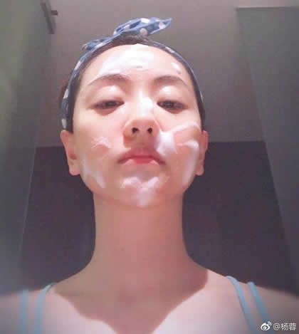 杨蓉回应整容晒照：杨蓉简直太接地气了（图）