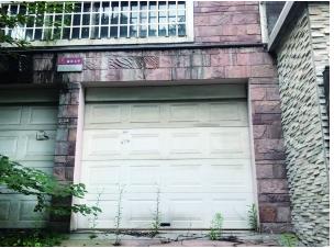 南京一豪华别墅降价800万拍卖 曾发生碎尸案(组图) 南京一豪华别墅降价800万拍卖 曾发生碎尸案(组图)