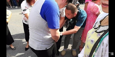 考场外的10个瞬间：关于高考考场外的事