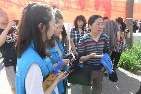 考场外的10个瞬间：关于高考考场外的事