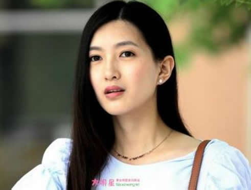 江疏影晒旧照：高马尾笑容满面,江疏影资料简介照片