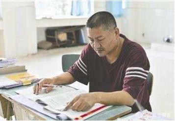 51岁高考钉子户:2018年第22次赴考(上大学是精神支柱) 51岁高考钉子户:2018年第22次赴考(上大学是精神支柱)