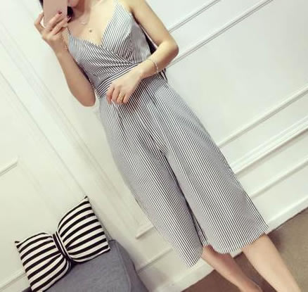 连体裤怎么去厕所：美女穿连体裤怎么上厕所（图）