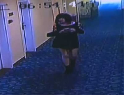 女子和老外又亲又抱:背后藏不可告人秘密(图) 女子和老外又亲又抱:背后藏不可告人秘密(图)