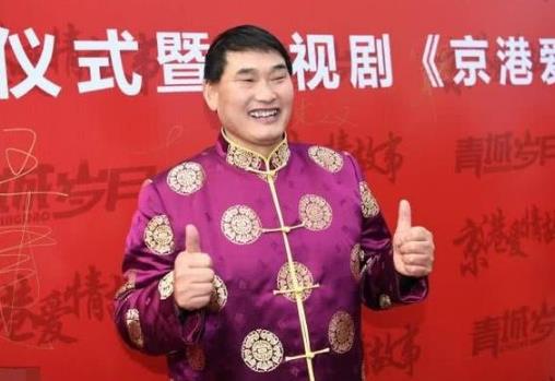 大衣哥儿子近况曝光：大衣哥儿子做什么的（组图）