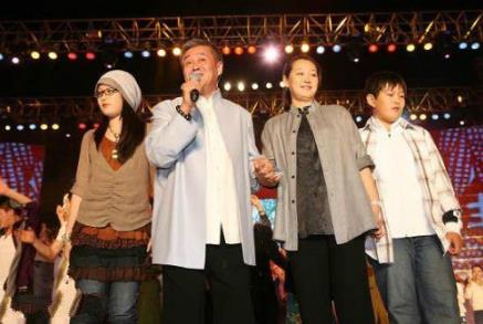 赵本山外孙近照曝光：9岁外孙近照,赵本山有几个孩子