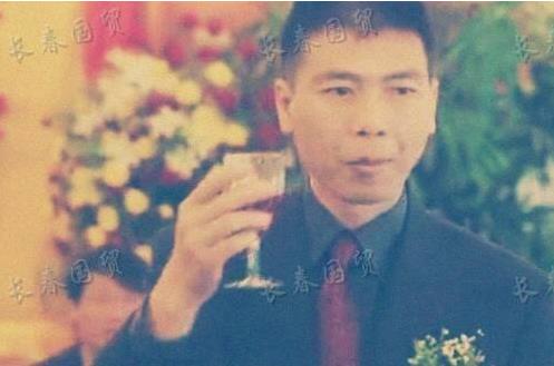 徐帆结婚现场照曝光:19年前结婚照,曾经历6年爱情长跑 徐帆结婚现场照曝光:19年前结婚照,曾经历6年爱情长跑